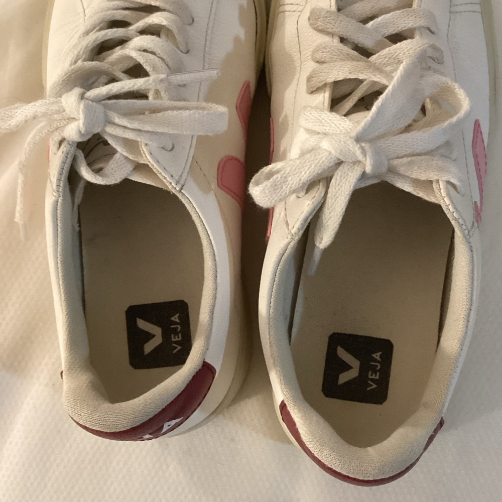 VEJA Esplar Low-Top Sneakers - Picture 7 of 13